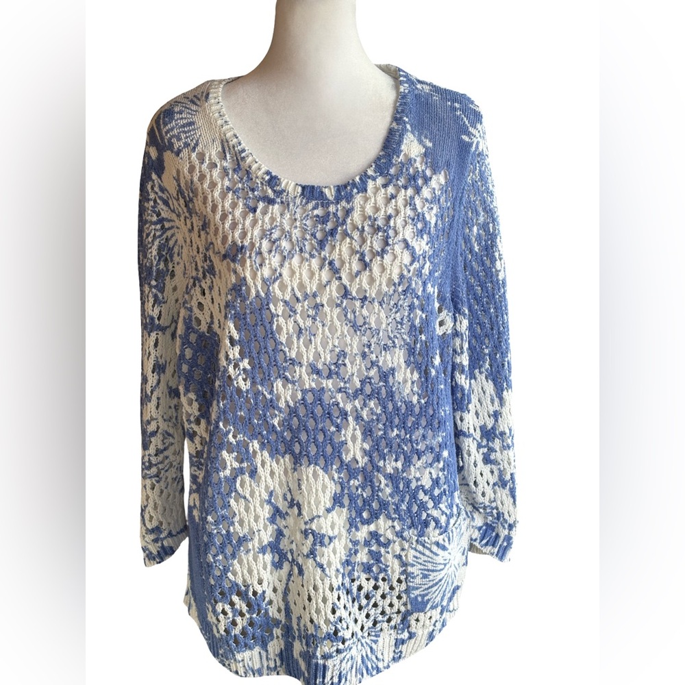 Chico’s Zenergy Crocheted Floral Top Colors Blue And White XL